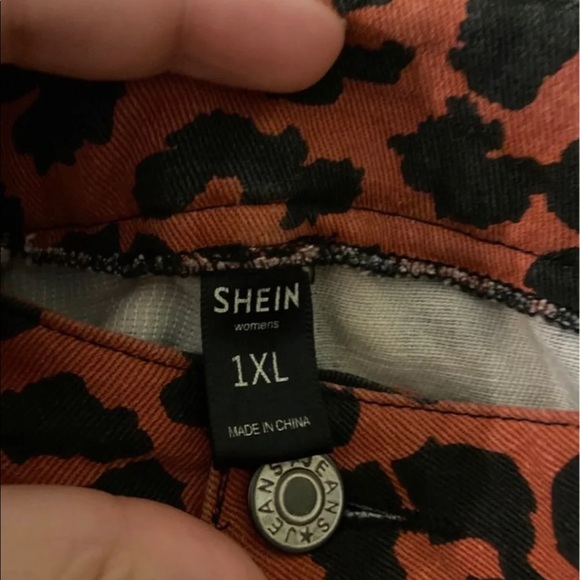 SHEIN skirt - Picture 2 of 4